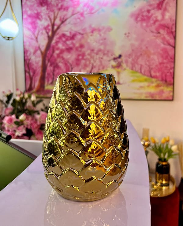 ceramic gold vase The Golden Scale Vase